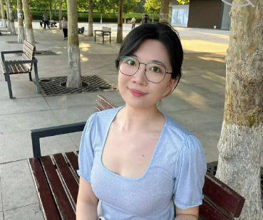 What is it like to have a sister who is a supervisor at Ping An Puhui? She wears a miniskirt to seduce me.